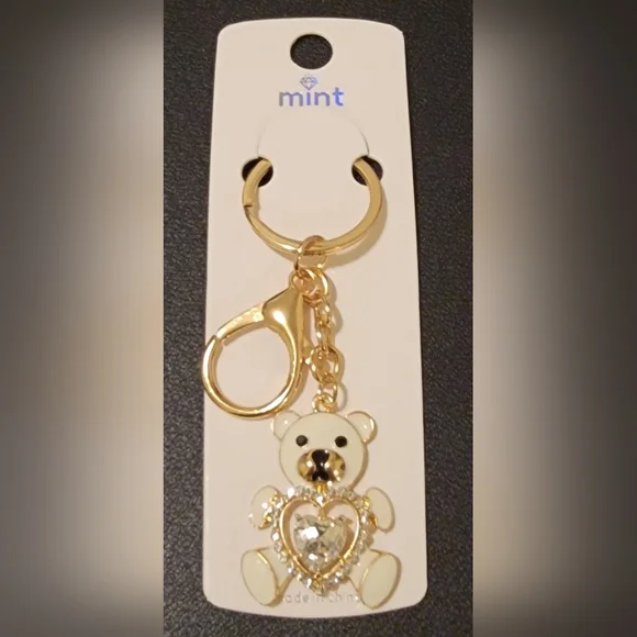 White 🧸 Keychain - Picture 2 of 2